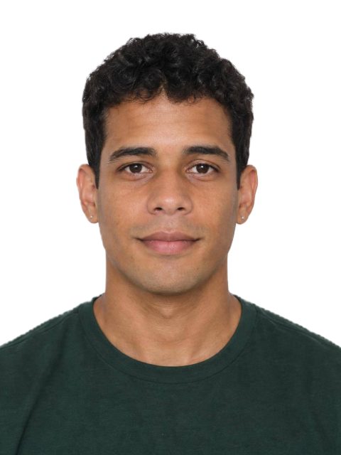 Exemplo de foto 3x4 para carteirinha com fundo branco